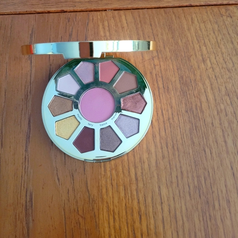 Tarte eyeshadow & blush Palette